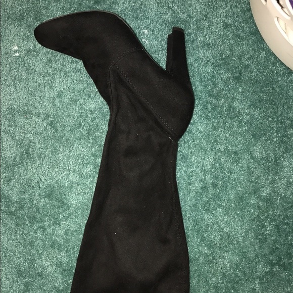 Thigh high suede boots Size 8.5 - Picture 2 of 2
